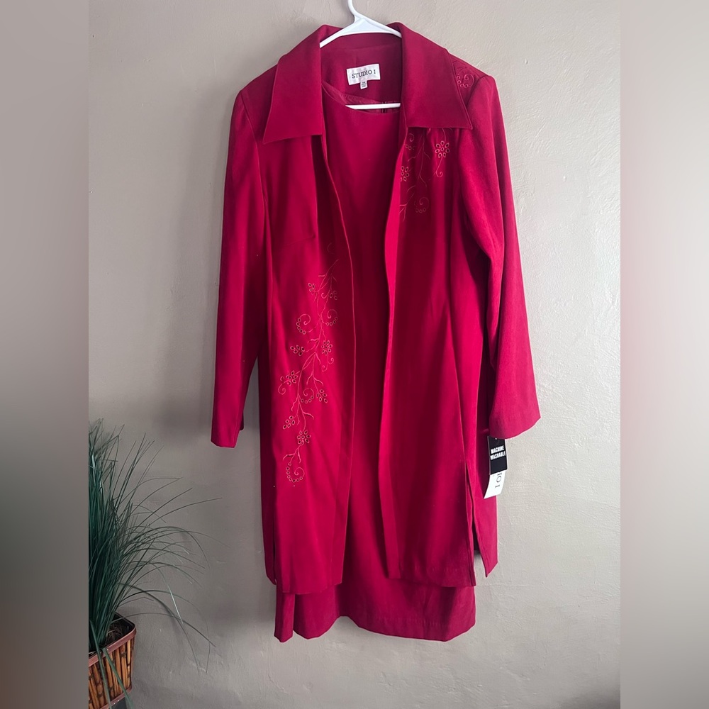 Studio I Vibrant Red Ensemble
